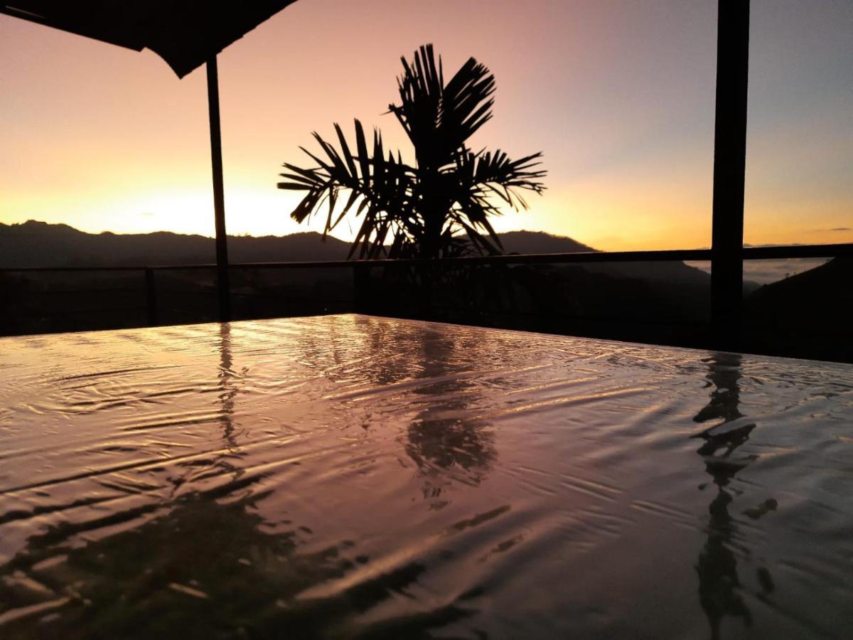 Bed and Breakfast Aloft View Ella Esterno foto